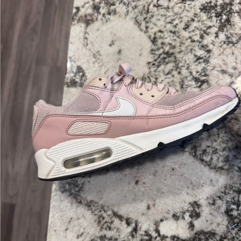 Pink Nike Air Max Size Women’s 9.5